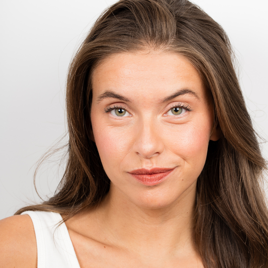 Rouge à lèvres hydratant • Nude brun