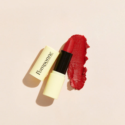 Rouge à lèvres hydratant naturel Pomponne teinte rouge couture