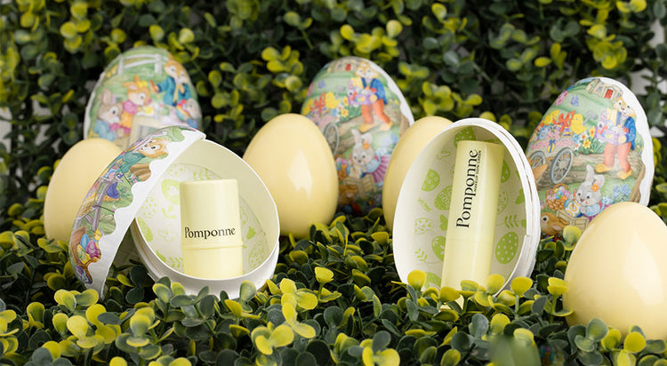 Oeufs de pâques pomponnés