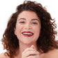 Teinte grenat du rouge à lèvres naturel et clean Pomponne sur peau mate