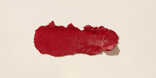 Pomponne Rouge à lèvres naturel hydratant teinte rouge couture