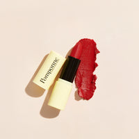 Rouge à lèvres hydratant naturel Pomponne teinte rouge couture